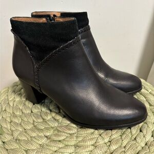 Jack Rogers Chandler Black Leather/Suede Boho Heel Ankle Booties